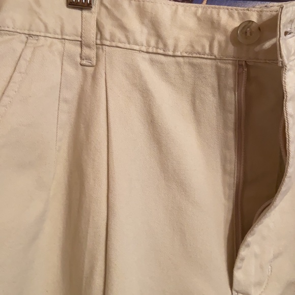 Great looking khaki skirt 🤩 w/ button kick pleat - Picture 4 of 5